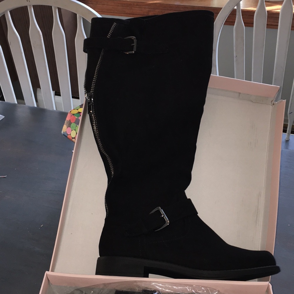 Black boots (wide calf)